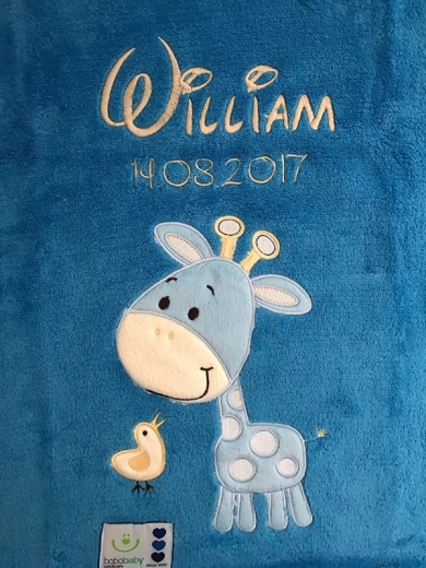 Babydecke - bestickt mit Name - Blau GIRAFFE