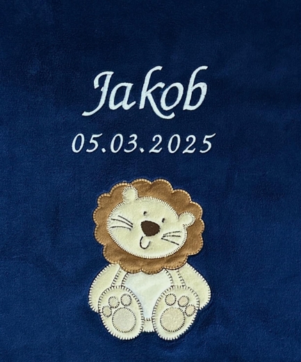 Babydecke - bestickt mit Name - Navyblau LÖWE
