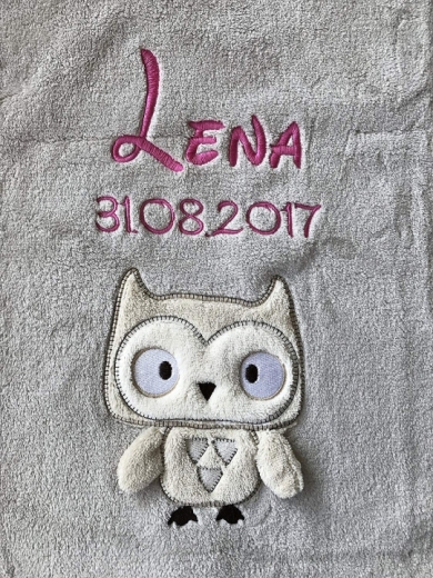 Babydecke - bestickt mit Name - Grau EULE