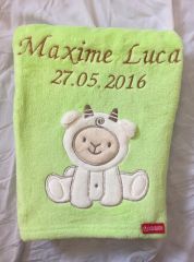 Babydecke - bestickt mit Name - Grün SCHAF